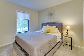 Lakefront Orion Twp. Home w/ Fire Pit & Kayak!