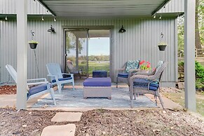 Lakefront Orion Twp. Home w/ Fire Pit & Kayak!