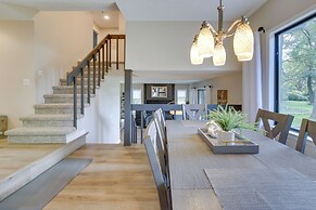 Lakefront Orion Twp. Home w/ Fire Pit & Kayak!