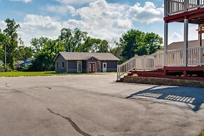 2 Mi to Main St: Newton Guest House