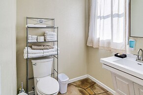 2 Mi to Main St: Newton Guest House