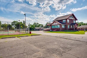 2 Mi to Main St: Newton Guest House