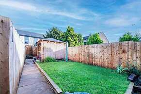 Stunning 3-bed Cottage, Hot Tub, Wi-fi, Parking