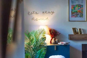 Stunning 3-bed Cottage, Hot Tub, Wi-fi, Parking