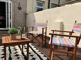 Rose Cottage - 5 Person, City Centre With Parking