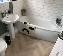 Rose Cottage - 5 Person, City Centre With Parking