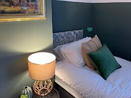 Rose Cottage - 5 Person, City Centre With Parking