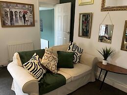 Rose Cottage - 5 Person, City Centre With Parking