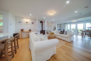 Lakefront Chautauqua Cottage Getaway