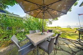 Lakefront Chautauqua Cottage Getaway