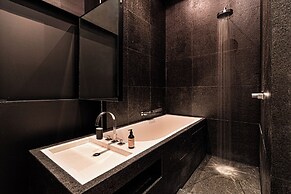 Collection Suites by Kukun