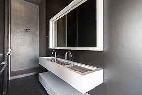 Collection Suites by Kukun