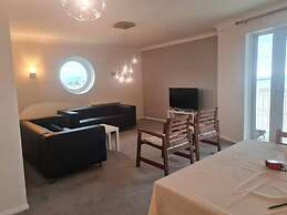 Beautiful 3-bed Apartment in Swansea