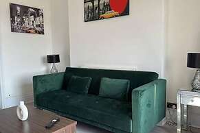 Captivating 2-bed Apartment in Newport