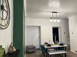 Beautiful 2-bed House in Bridgend