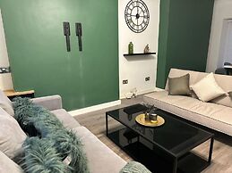 Beautiful 2-bed House in Bridgend