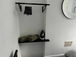 Beautiful 2-bed House in Bridgend