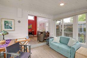 Chic Flat Rock Tiny Home: Pool Access!