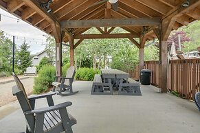 Chic Flat Rock Tiny Home: Pool Access!