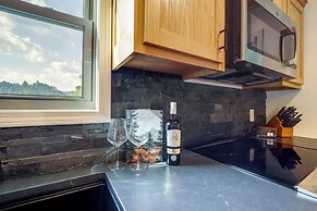 Peaceful Purlear Vacation Rental w/ Creek Access!