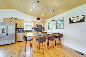Peaceful Purlear Vacation Rental w/ Creek Access!