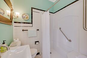 Country Getaway in Kinsale: Sunroom, Pond Access!