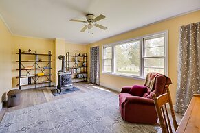 Country Getaway in Kinsale: Sunroom, Pond Access!