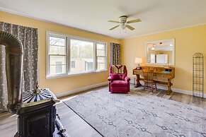 Country Getaway in Kinsale: Sunroom, Pond Access!