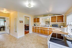 Country Getaway in Kinsale: Sunroom, Pond Access!