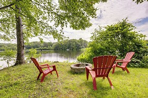 Lakefront Connecticut Retreat Near Uconn