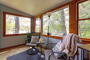 Lakefront Connecticut Retreat Near Uconn