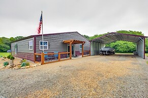 Spacious Ozawkie Home - Near Lake Perry!