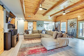 Spacious Ozawkie Home - Near Lake Perry!
