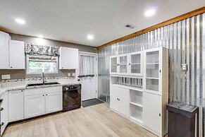 Spacious Ozawkie Home - Near Lake Perry!