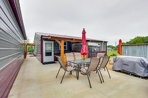 Spacious Ozawkie Home - Near Lake Perry!