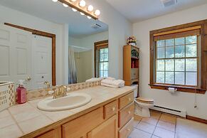 1 Mi to River: Cabin w/ Fire Pit in Milanville!