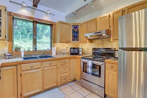 1 Mi to River: Cabin w/ Fire Pit in Milanville!