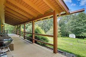 1 Mi to River: Cabin w/ Fire Pit in Milanville!