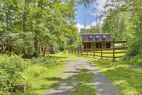 1 Mi to River: Cabin w/ Fire Pit in Milanville!