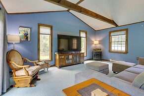 1 Mi to River: Cabin w/ Fire Pit in Milanville!