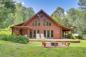 1 Mi to River: Cabin w/ Fire Pit in Milanville!