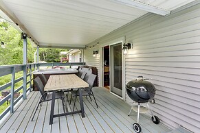 Sauna, Fire Pit: Spacious & Serene Poconos Getaway