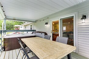 Sauna, Fire Pit: Spacious & Serene Poconos Getaway