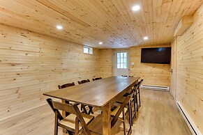 Sauna, Fire Pit: Spacious & Serene Poconos Getaway