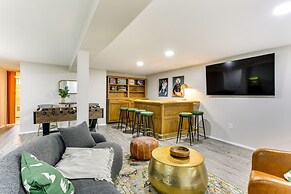 Sauna, Fire Pit: Spacious & Serene Poconos Getaway