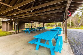 Sauna, Fire Pit: Spacious & Serene Poconos Getaway