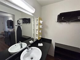 Studio 6 Suites - Riverside, Ca