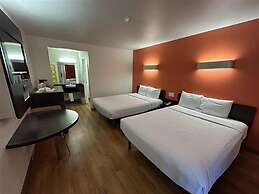 Studio 6 Suites - Riverside, Ca