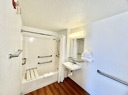 Studio 6 Suites – Bellflower, Ca  - Los Angeles