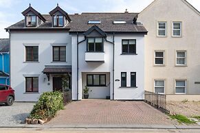 Penrose - Beach House With Direct Beach Access